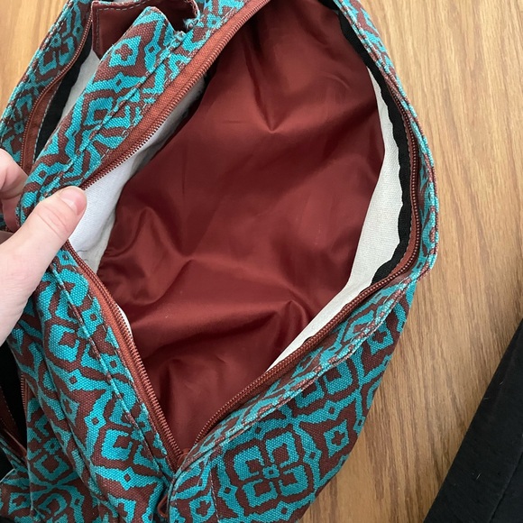 KAVU Teal and Brown Patterned Sling Bag - Picture 4 of 5